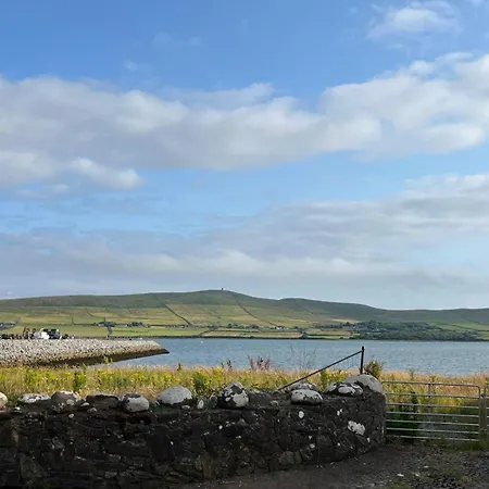Nyaraló Sonas, The Wood, Dingle, County Kerry