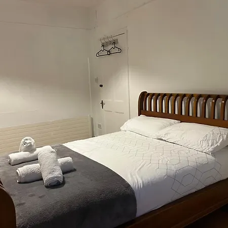 Sonas, The Wood, Dingle, County Kerry * Dingle